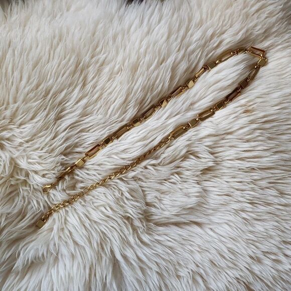 𝅺VINTAGE gold geometrical waist belt 39 inches long - Picture 5 of 5